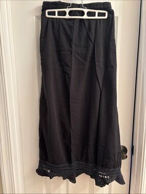 bill blass Black Midi Skirt with Crochet Hem